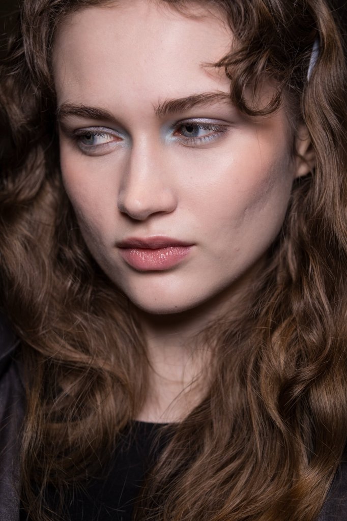 赵卉洲 HUI 2026/27秋冬高级成衣秀(后台妆容) - Paris Fall 2026