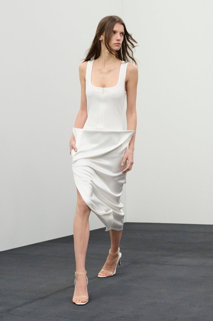 Courr&egrave;ges 2026/27秋冬高级成衣秀 - Paris Fall 2026