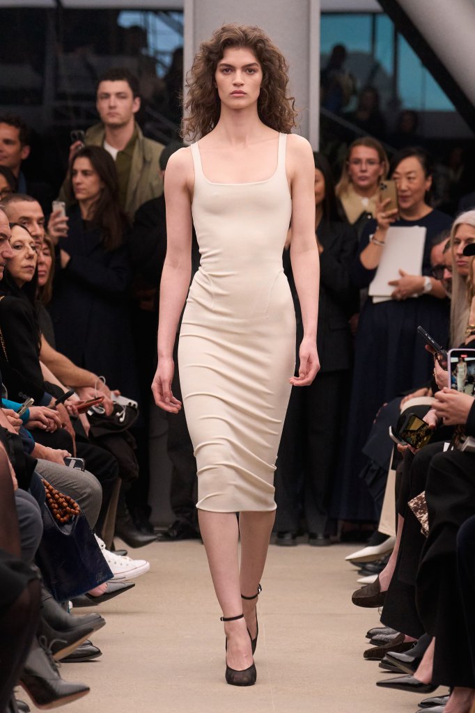 Ala&iuml;a 2026/27秋冬高级成衣秀 - Paris Fall 2026