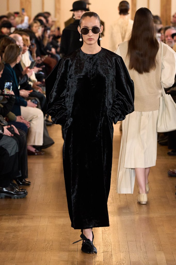 王汁 Uma Wang 2026/27秋冬高级成衣秀 - Paris Fall 2026