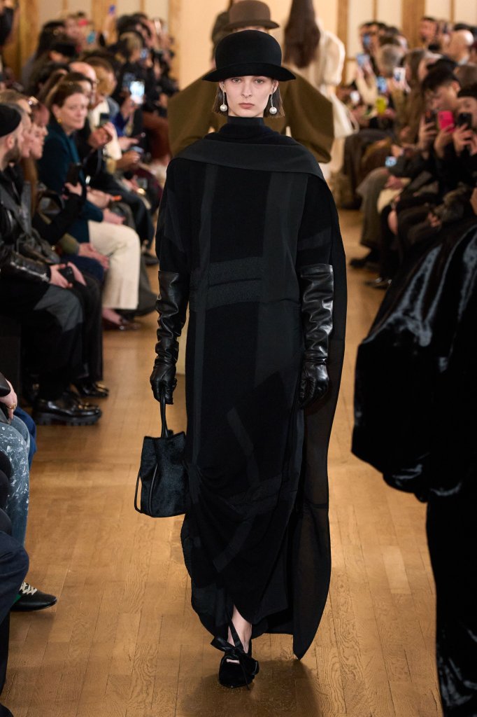 王汁 Uma Wang 2026/27秋冬高级成衣秀 - Paris Fall 2026