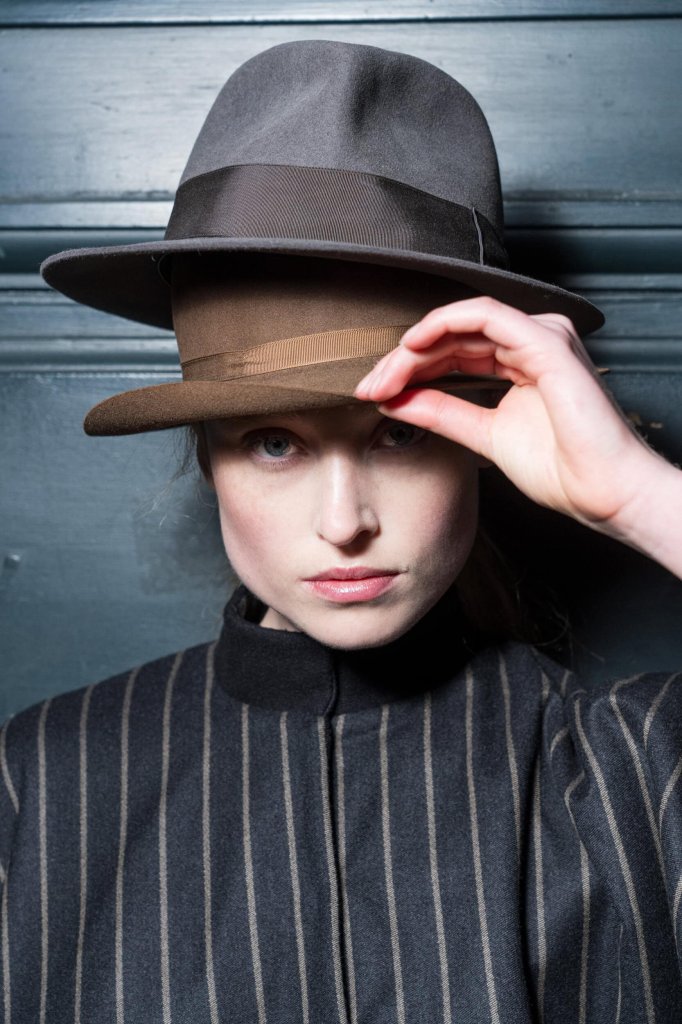 Mossi 2026/27秋冬高级成衣秀(后台妆容) - Paris Fall 2026