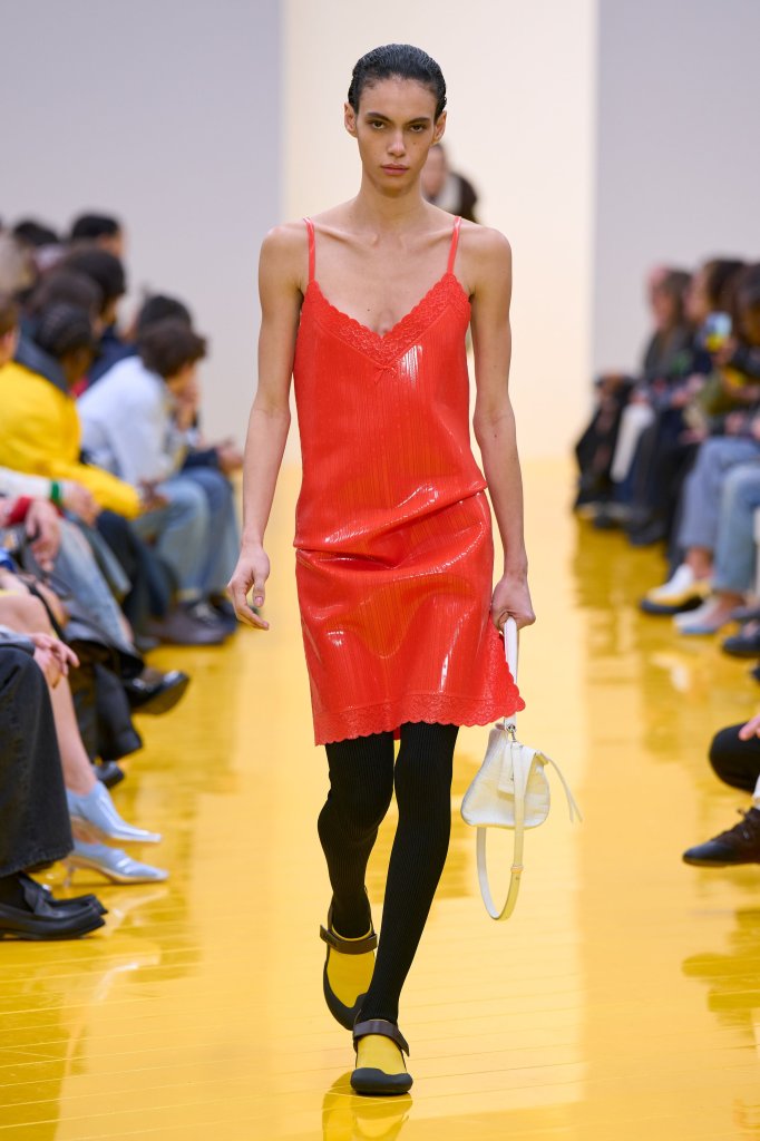 罗意威 Loewe 2026/27秋冬高级成衣秀 - Paris Fall 2026