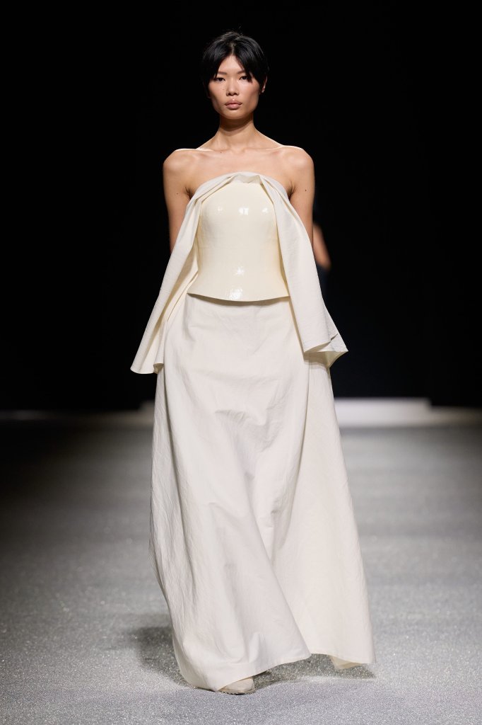 三宅一生 Issey Miyake 2026/27秋冬高级成衣秀 - Paris Fall 2026