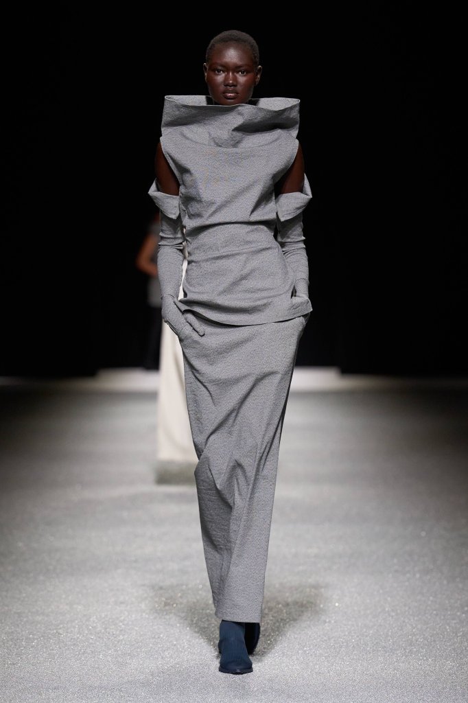 三宅一生 Issey Miyake 2026/27秋冬高级成衣秀 - Paris Fall 2026