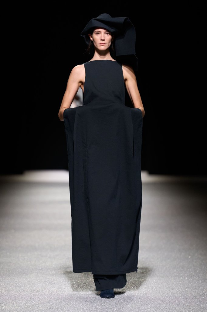 三宅一生 Issey Miyake 2026/27秋冬高级成衣秀 - Paris Fall 2026