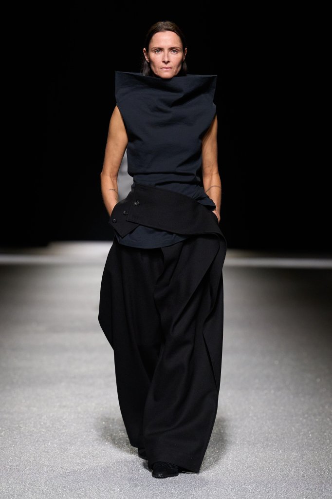 三宅一生 Issey Miyake 2026/27秋冬高级成衣秀 - Paris Fall 2026