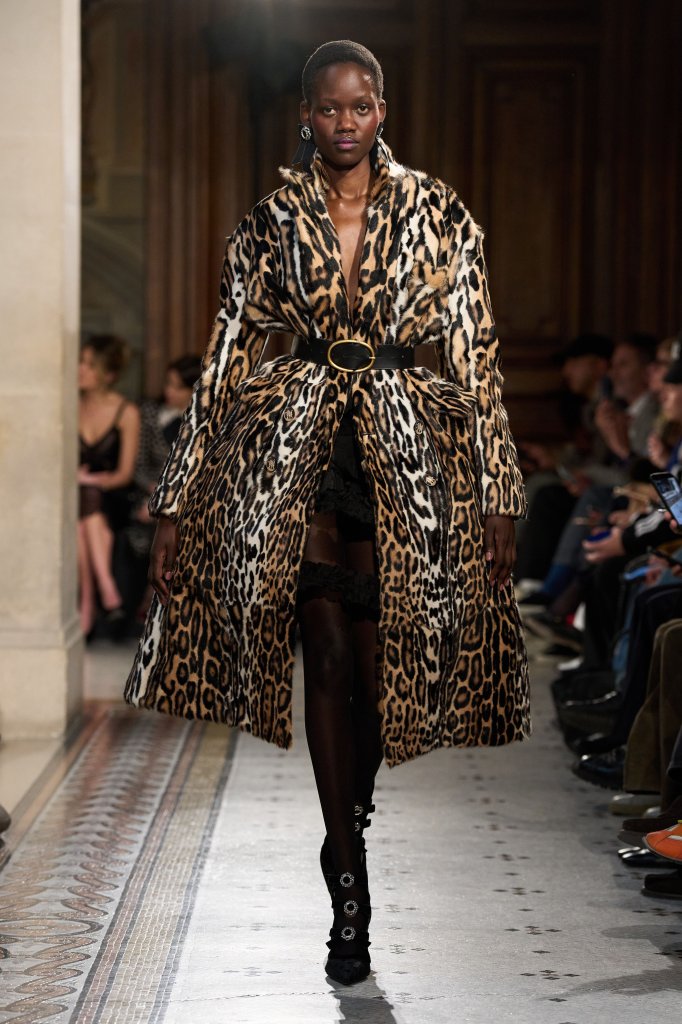 莲娜丽姿 Nina Ricci 2026/27秋冬高级成衣秀 - Paris Fall 2026