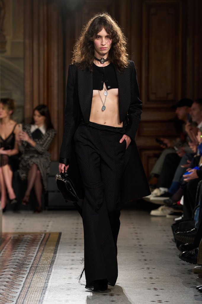 莲娜丽姿 Nina Ricci 2026/27秋冬高级成衣秀 - Paris Fall 2026