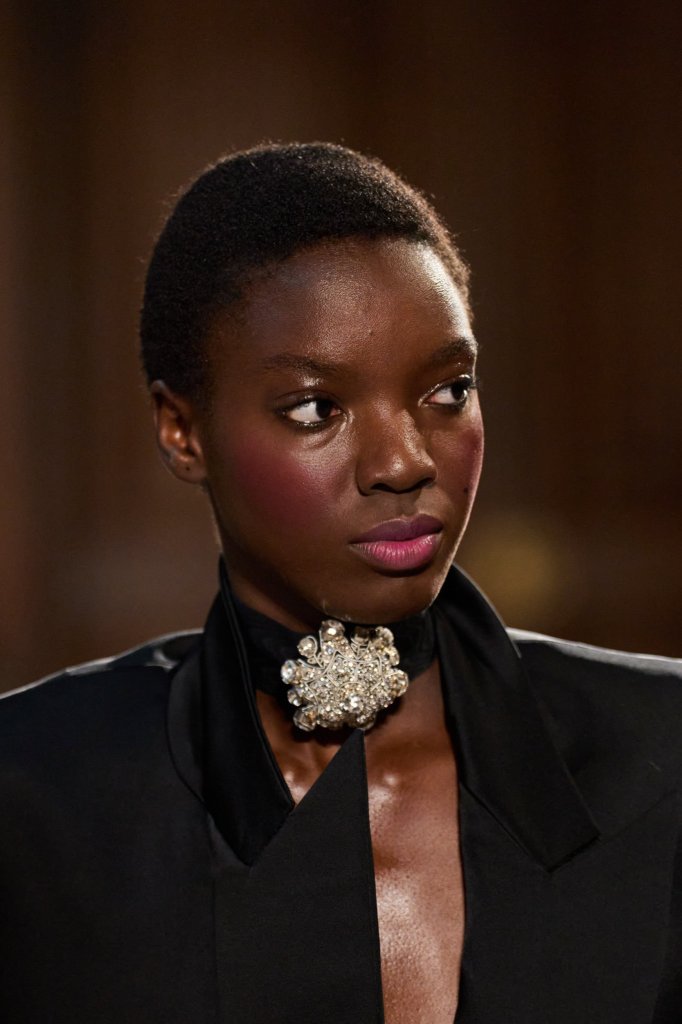 莲娜丽姿 Nina Ricci 2026/27秋冬高级成衣秀(细节) - Paris Fall 2026