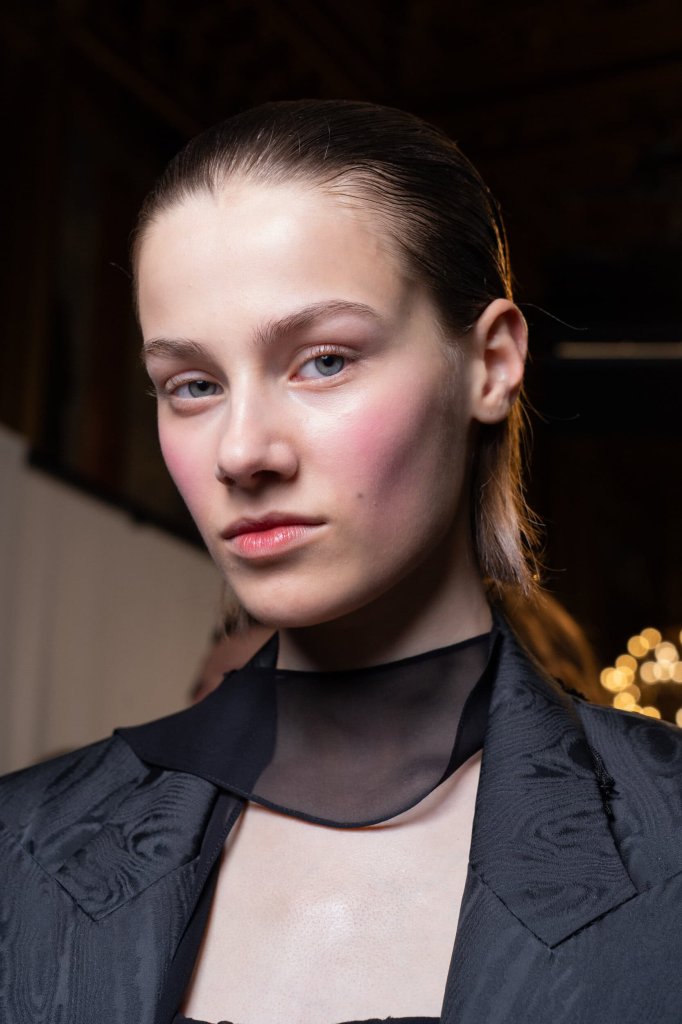 莲娜丽姿 Nina Ricci 2026/27秋冬高级成衣秀(后台妆容) - Paris Fall 2026