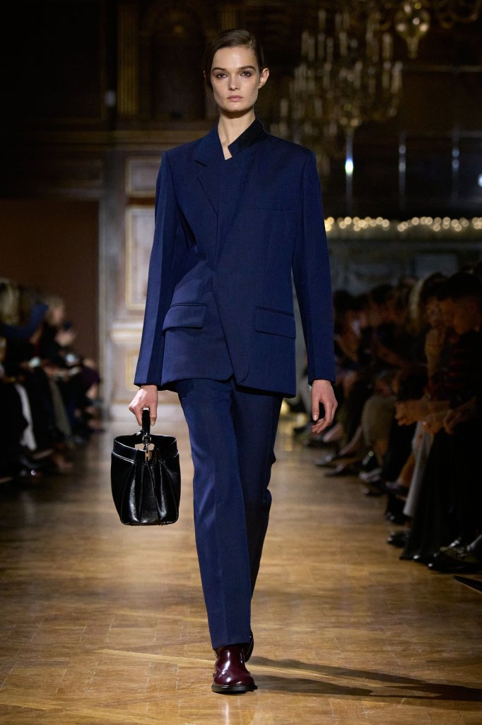 维多利亚&middot;贝克汉姆 Victoria Beckham 2026/27秋冬高级成衣秀 - Paris Fall 2026