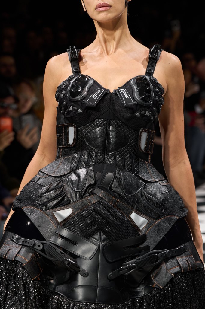 渡边淳弥 Junya Watanabe 2026/27秋冬高级成衣秀(细节) - Paris Fall 2026