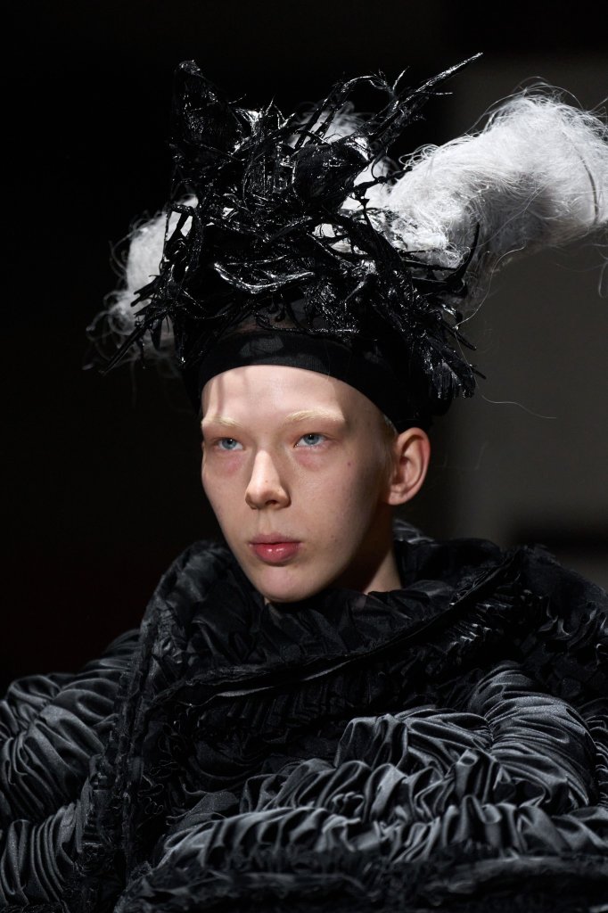 Comme des Gar&ccedil;ons 2026/27秋冬高级成衣秀(细节) - Paris Fall 2026