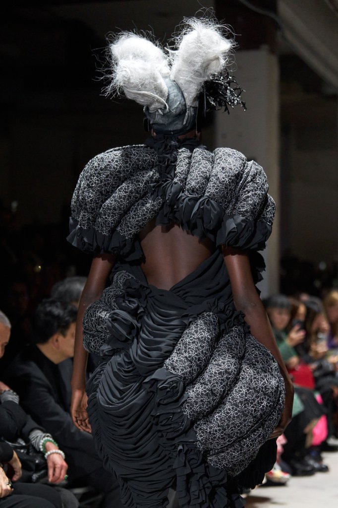 Comme des Gar&ccedil;ons 2026/27秋冬高级成衣秀(细节) - Paris Fall 2026