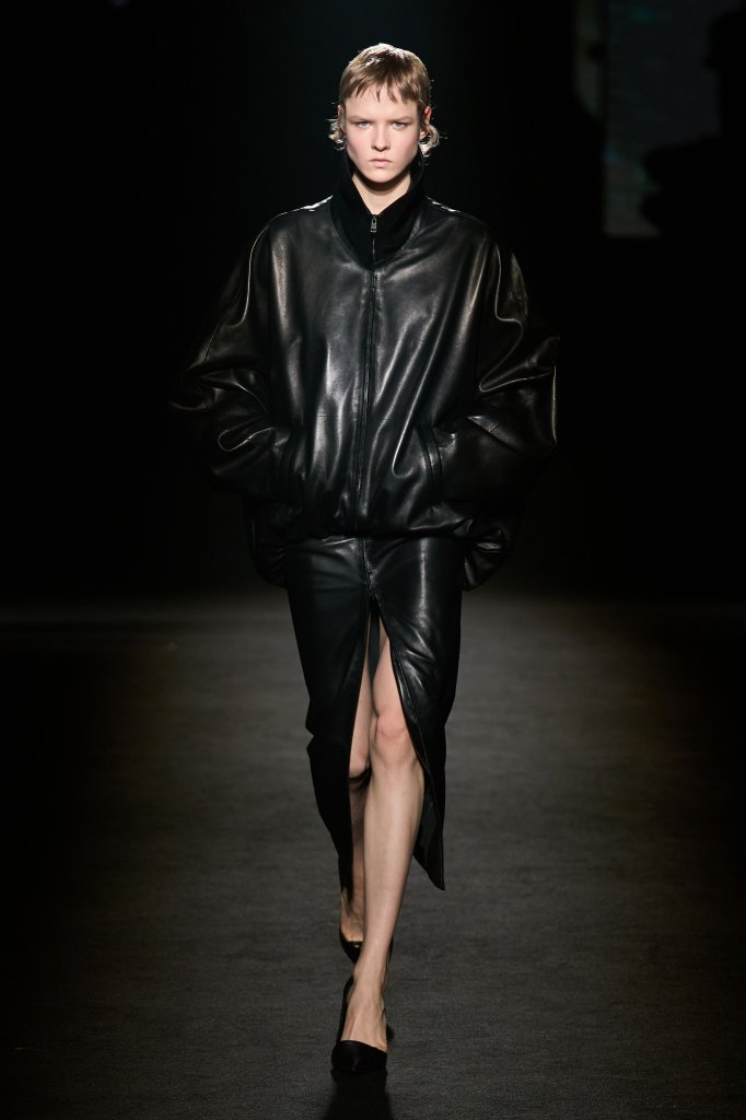 巴黎世家 Balenciaga 2026/27秋冬高级成衣秀 - Paris Fall 2026