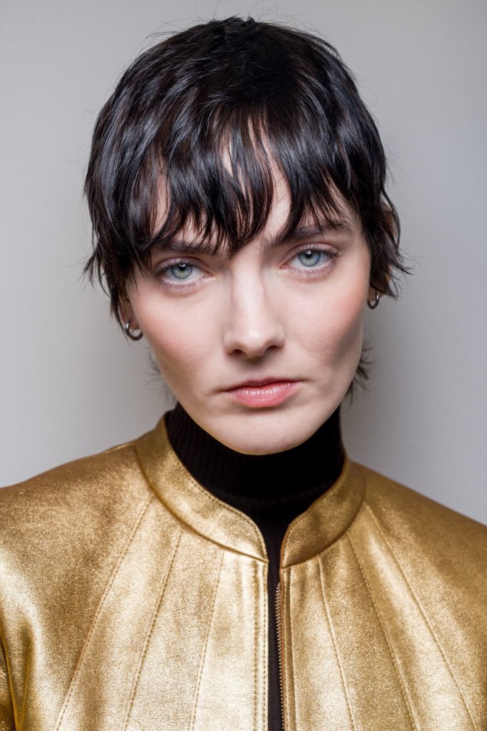 艾克瑞斯 Akris 2026/27秋冬高级成衣秀(后台妆容) - Paris Fall 2026