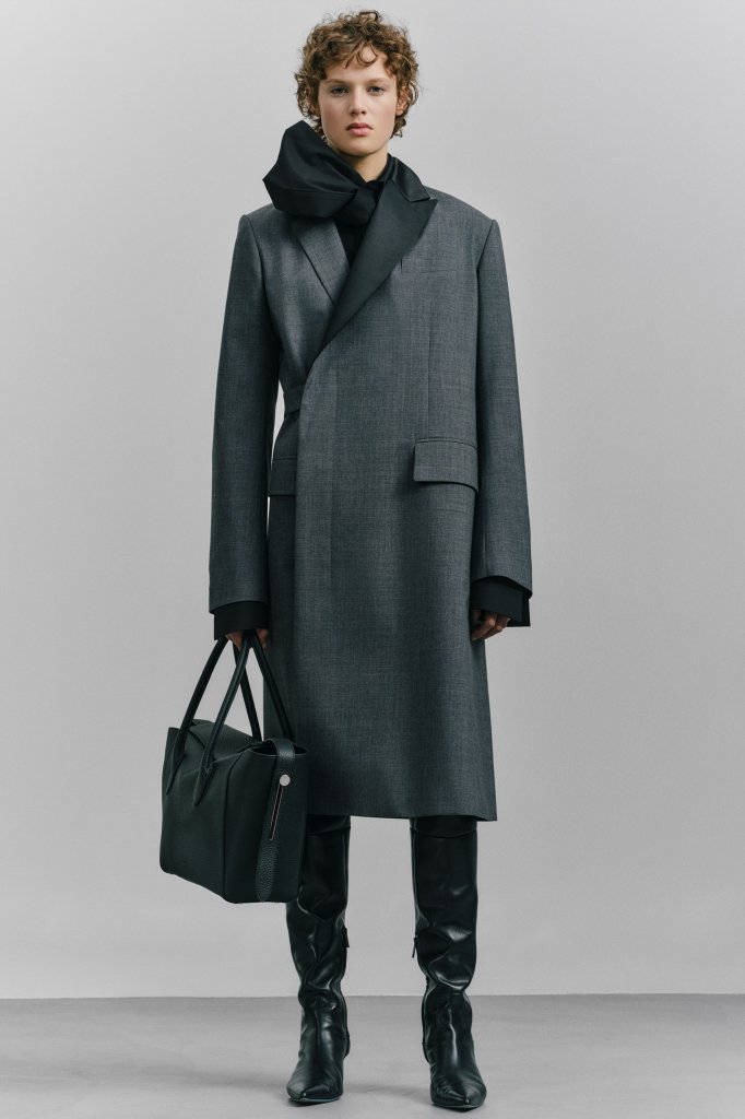 Sacai 2026/27秋冬高级成衣Lookbook