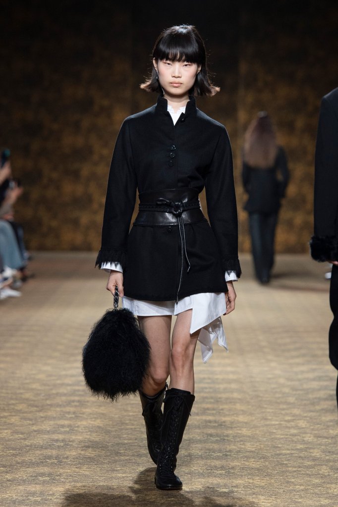 夏姿&middot;陈 Shiatzy Chen 2026/27秋冬高级成衣秀 - Paris Fall 2026