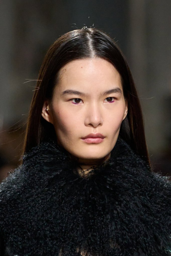 夏姿&middot;陈 Shiatzy Chen 2026/27秋冬高级成衣秀(细节) - Paris Fall 2026