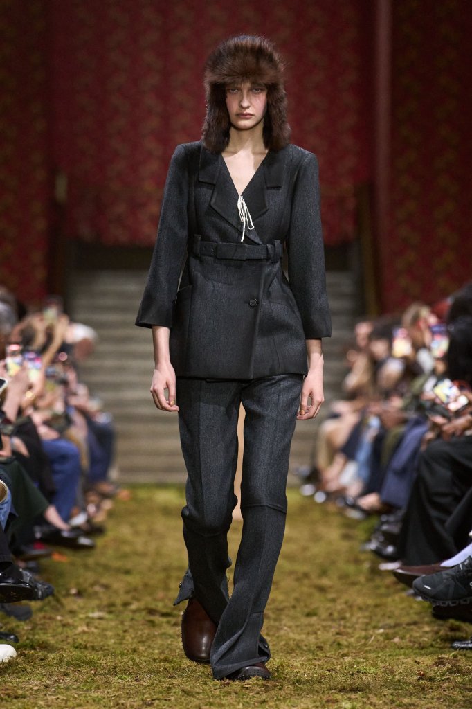 缪缪 Miu Miu 2026/27秋冬高级成衣秀 - Paris Fall 2026