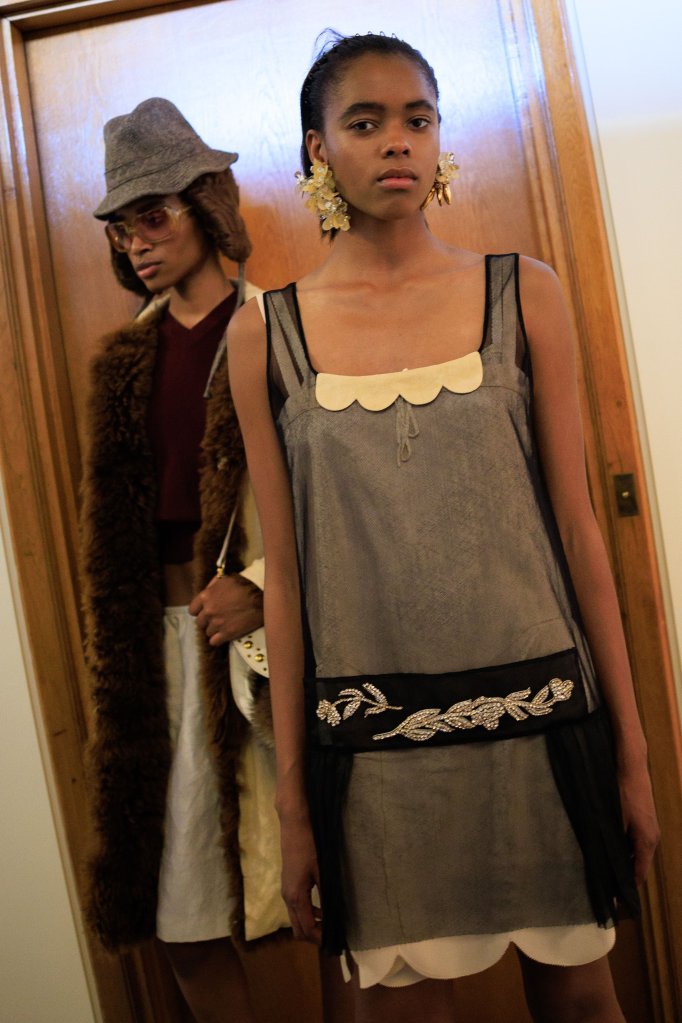 缪缪 Miu Miu 2026/27秋冬高级成衣秀(后台妆容) - Paris Fall 2026