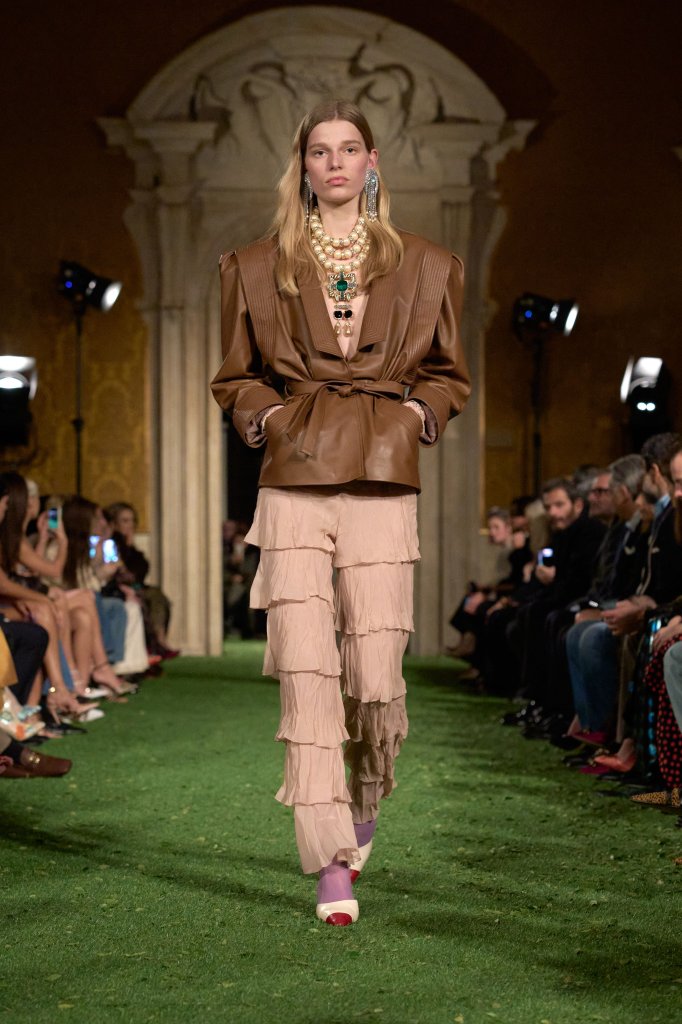 华伦天奴 Valentino 2026/27秋冬高级成衣秀 - Paris Fall 2026