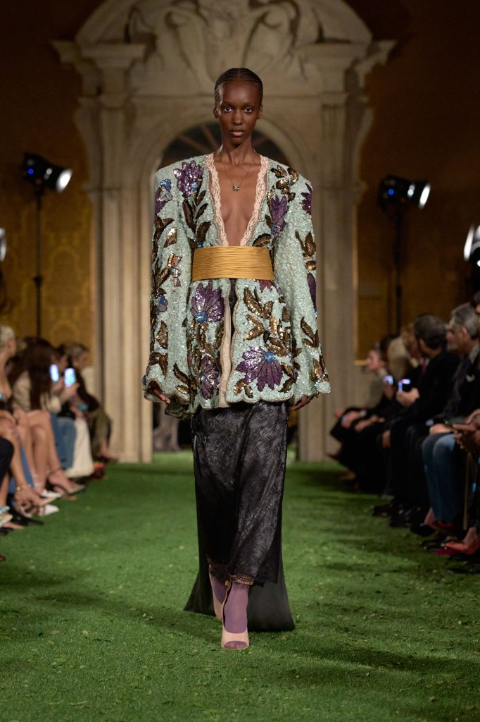  华伦天奴 Valentino 意大利 Italy 罗马 Roma 走秀(Runway) 2026/27秋冬 2026/27 A/W 女装