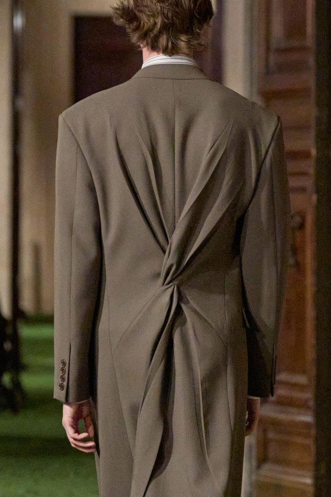 华伦天奴 Valentino 2026/27秋冬高级成衣秀(细节) - Paris Fall 2026