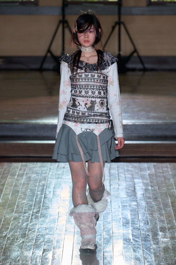 Yueqi Qi 2026/27秋冬高级成衣秀 - Tokyo Fall 2026