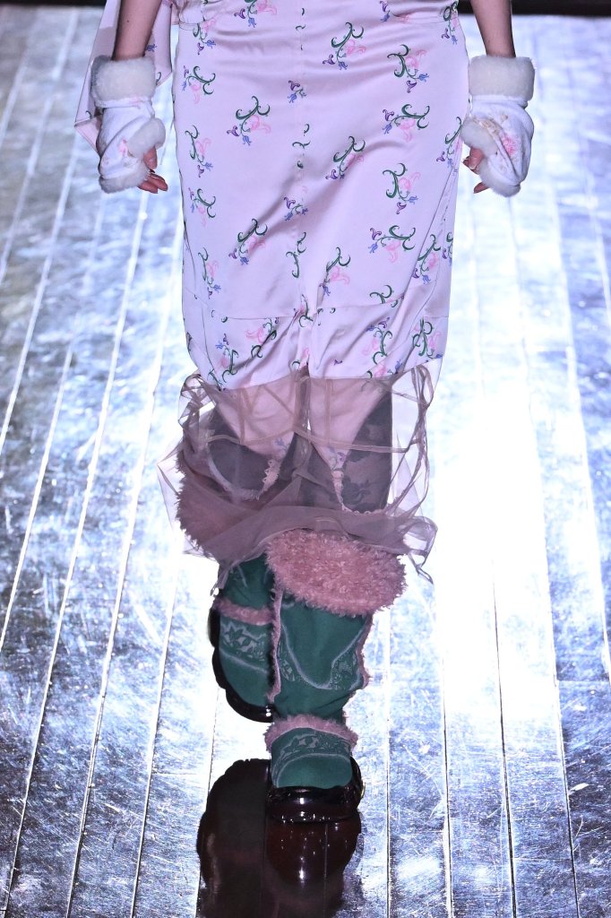 Yueqi Qi 2026/27秋冬高级成衣秀(细节) - Tokyo Fall 2026