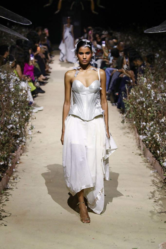 Rahul Mishra AFEW 2026/27秋冬高级成衣秀