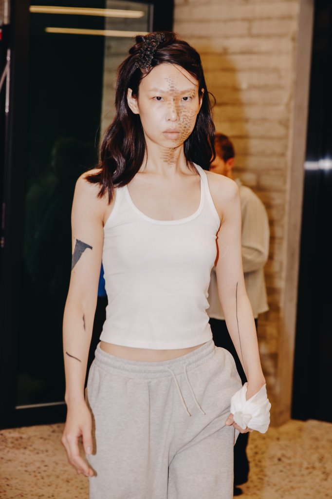 Kasia Kucharska 2026/27秋冬高级成衣秀(后台妆容) - Berlin Fall 2026