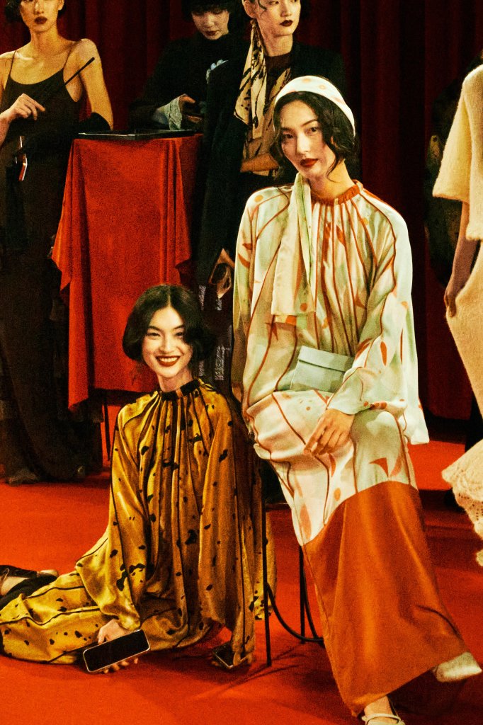 YANGKEHAN 2026/27秋冬浮生梦主题高级成衣秀 - Shanghai Fall 2026