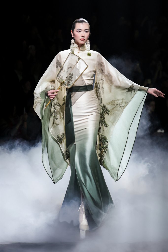 盖娅传说 Heaven Gaia &middot; 熊英 2026春夏高级成衣秀 - Beijing Spring 2026