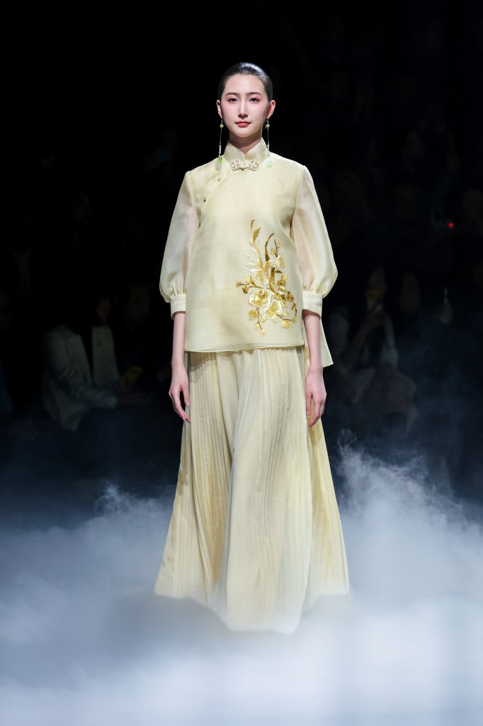 盖娅传说 Heaven Gaia &middot; 熊英 2026春夏高级成衣秀 - Beijing Spring 2026