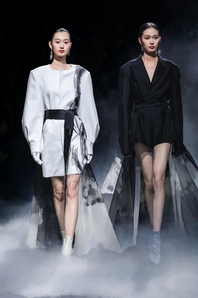 盖娅传说 Heaven Gaia &middot; 熊英 2026春夏高级成衣秀 - Beijing Spring 2026