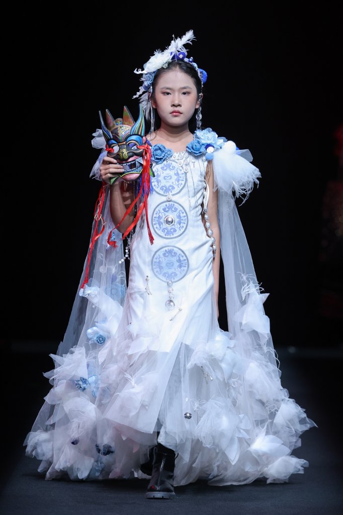 花彝裳&middot;李蕊吟 2026春夏高级成衣秀 - Beijing Spring 2026