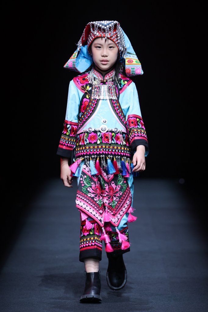 花彝裳&middot;李蕊吟 2026春夏高级成衣秀 - Beijing Spring 2026