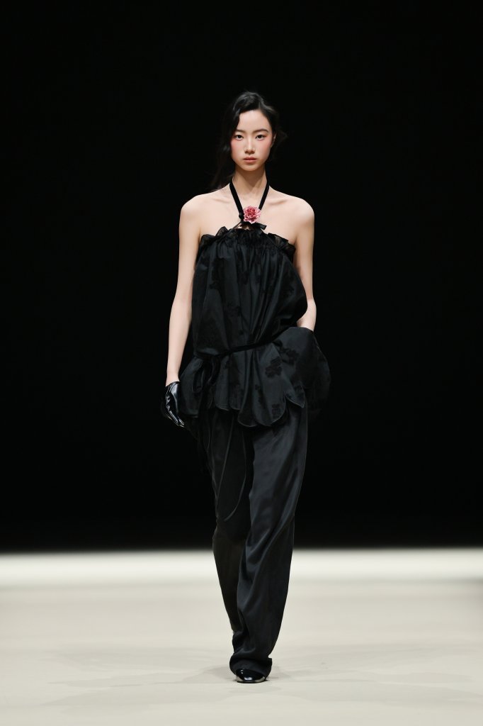 Assignments &middot; 侯若祎 2026春夏高级成衣秀 - Beijing Spring 2026