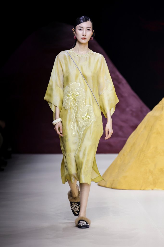 熙颜 &middot; 周雨君 2026春夏高级成衣秀 - Beijing Spring 2026