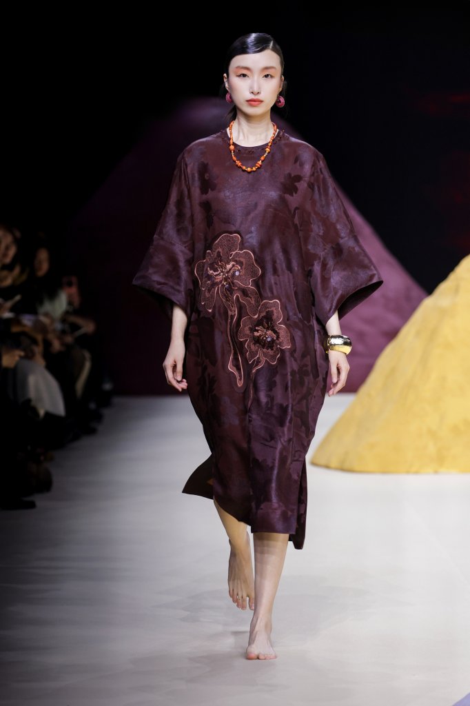 熙颜 &middot; 周雨君 2026春夏高级成衣秀 - Beijing Spring 2026