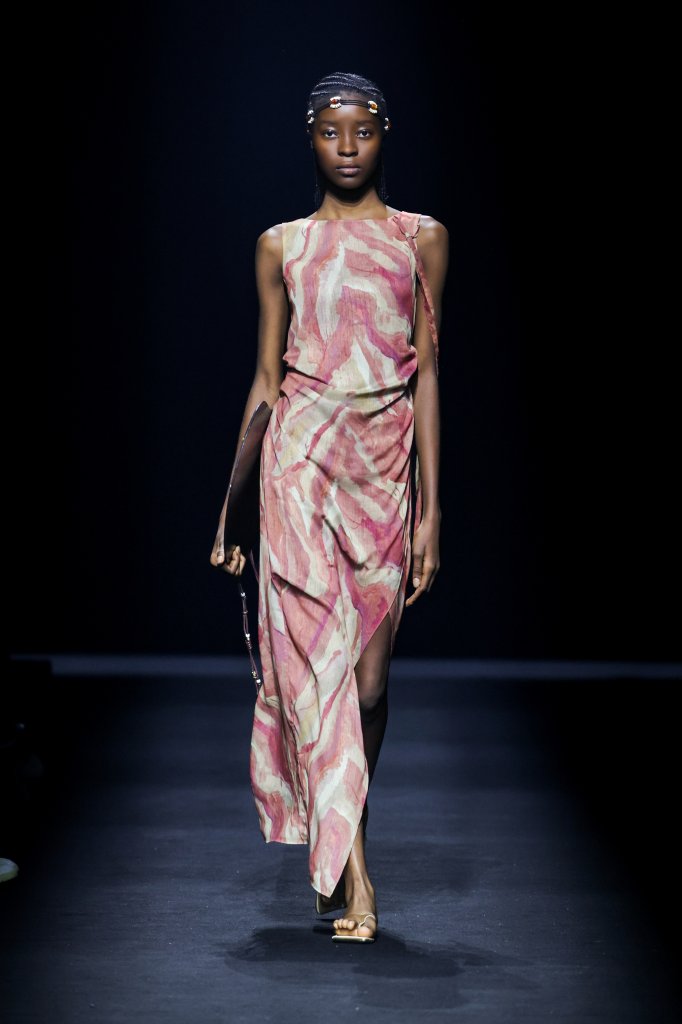 CIRCLE HUES &middot; 袁婉 2026春夏高级成衣秀 - Beijing Spring 2026