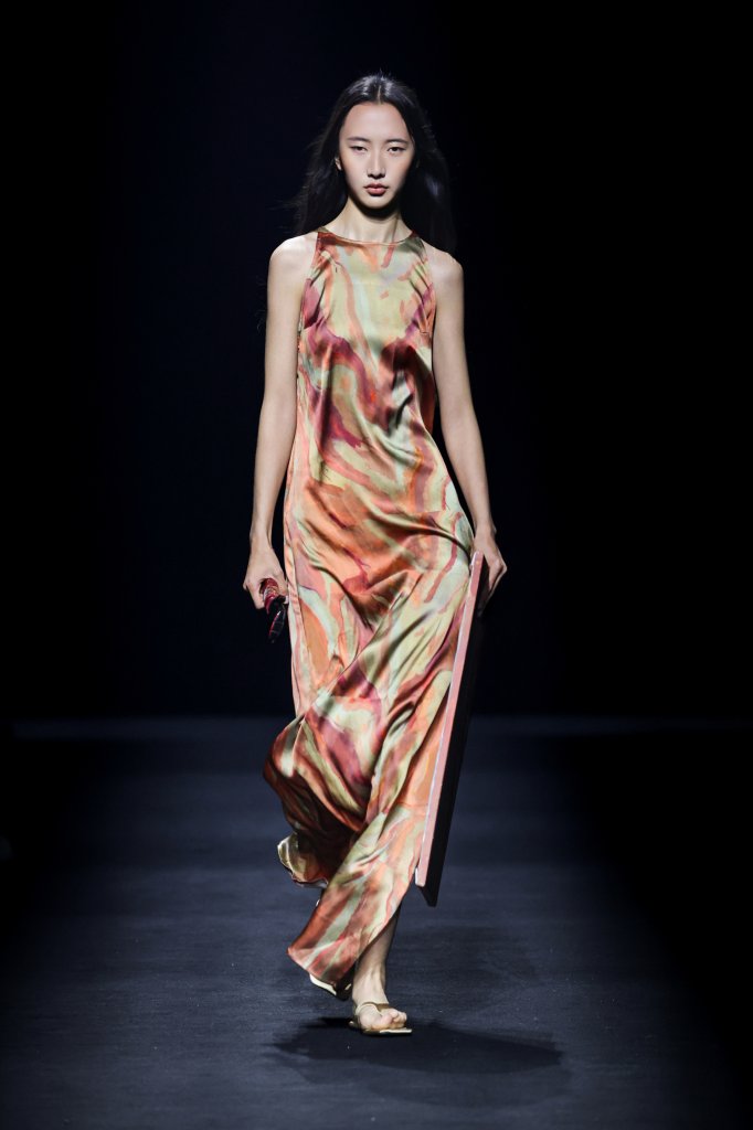 CIRCLE HUES &middot; 袁婉 2026春夏高级成衣秀 - Beijing Spring 2026