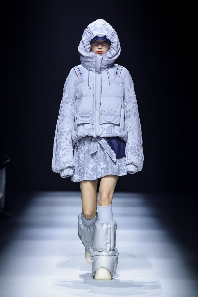 辰莔 CHEN MENG &middot; 刘伟霞 2026春夏高级成衣秀 - Beijing Spring 2026