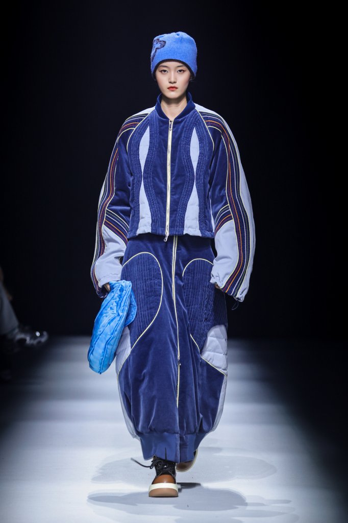 辰莔 CHEN MENG &middot; 刘伟霞 2026春夏高级成衣秀 - Beijing Spring 2026