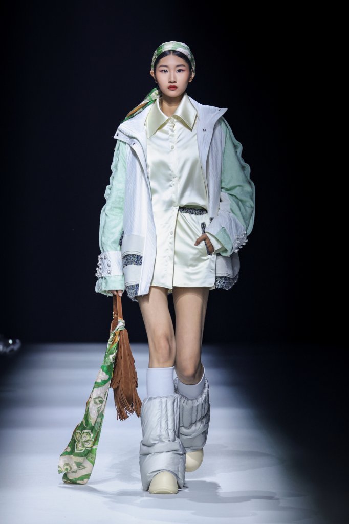 辰莔 CHEN MENG &middot; 刘伟霞 2026春夏高级成衣秀 - Beijing Spring 2026