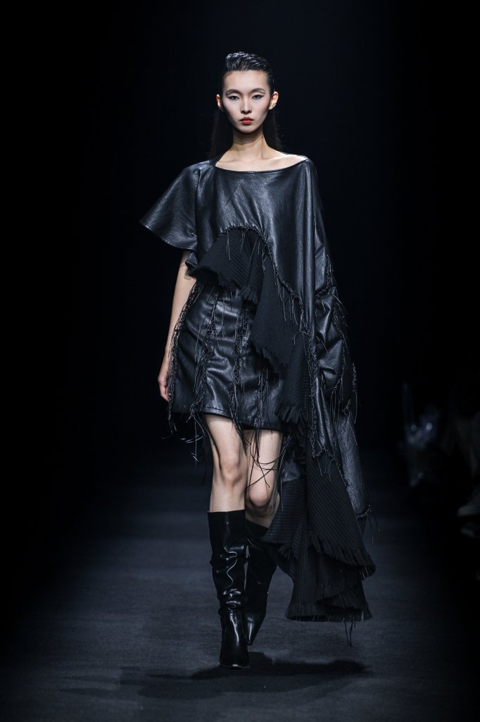 悟萧 &middot; 徐婷 2026春夏高级成衣秀 - Beijing Spring 2026