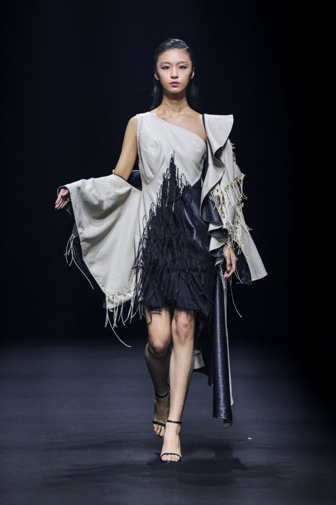 悟萧 &middot; 徐婷 2026春夏高级成衣秀 - Beijing Spring 2026