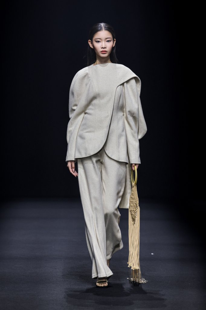 悟萧 &middot; 徐婷 2026春夏高级成衣秀 - Beijing Spring 2026